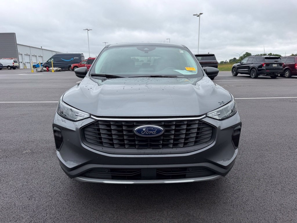 Used 2023 Ford Escape Active AWD/4WD image 2