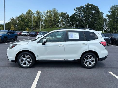 Used 2018 Subaru Forester 2.5i Touring AWD/4WD image 4