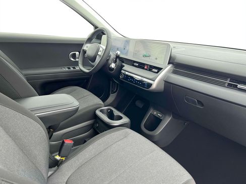 New 2024 Hyundai Ioniq 5 SE AWD/4WD image 16
