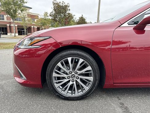 Used 2020 Lexus ES 300h w/ Premium Package image 10