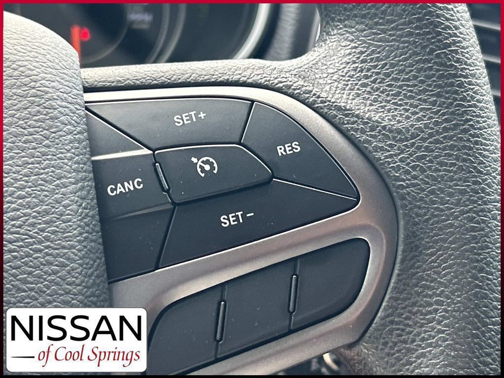 Used 2021 Jeep Cherokee Latitude AWD/4WD image 30