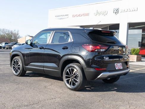 Used 2025 Chevrolet TrailBlazer LT image 3