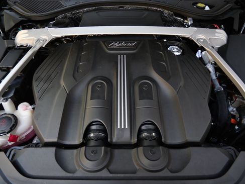Used 2022 Bentley Flying Spur Plug-In Hybrid AWD/4WD image 31