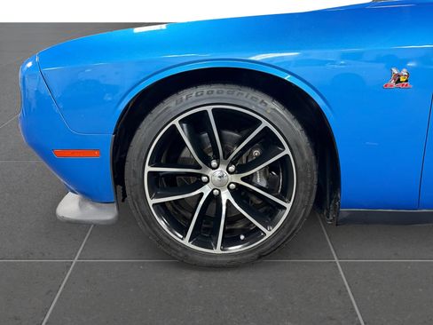 Used 2015 Dodge Challenger R/T Scat Pack w/ Leather Interior Group RWD image 13