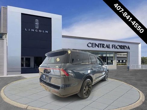 New 2026 Lincoln Navigator Reserve w/ Jet Appearance Package AWD/4WD image 3