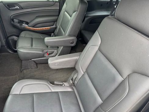 Used 2018 Chevrolet Suburban Premier AWD/4WD image 9