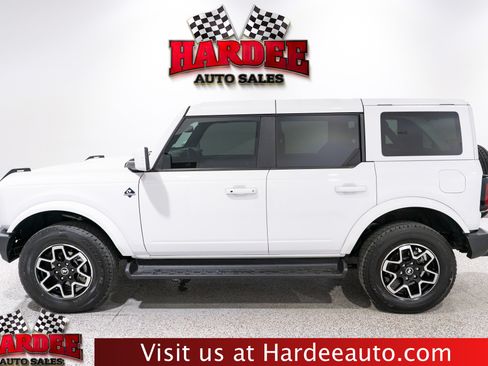 Used 2025 Ford Bronco Outer Banks AWD/4WD image 1