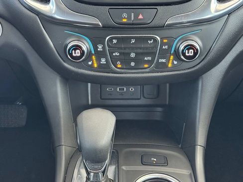 Used 2024 Chevrolet Equinox LT FWD image 31