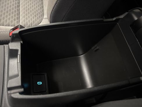 Used 2020 Ford Escape SE image 31