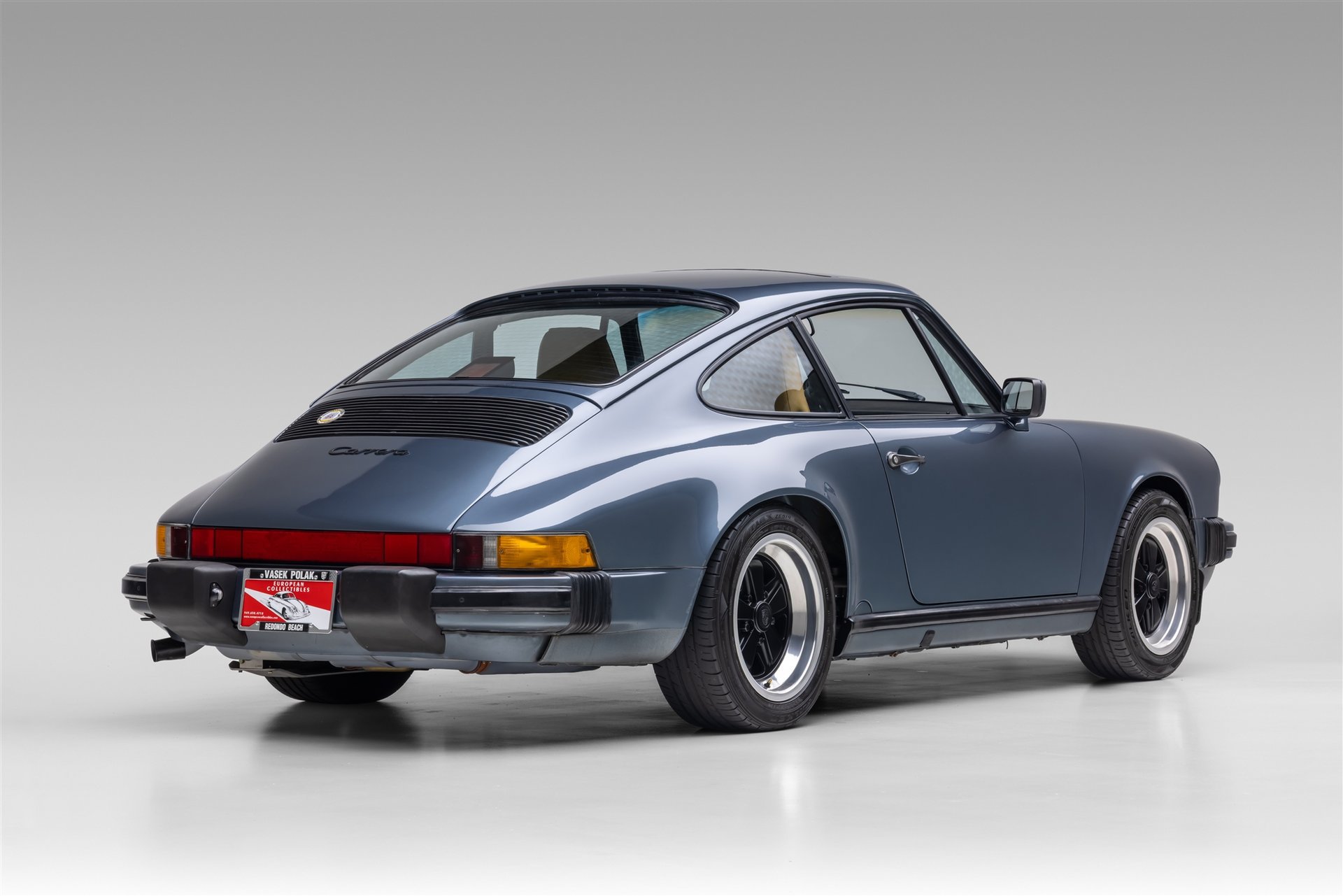 Used 1987 Porsche 911 Carrera RWD image 10