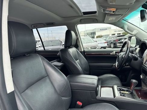 Used 2017 Lexus GX 460 Premium w/ Premium Package AWD/4WD image 18