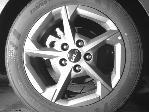 Used 2025 Kia K4 LXS image 15