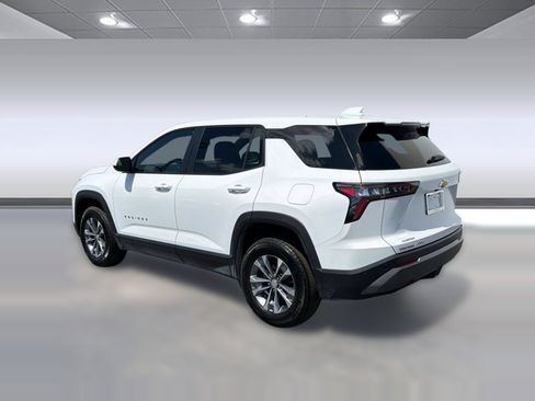 Used 2025 Chevrolet Equinox LT AWD/4WD image 3