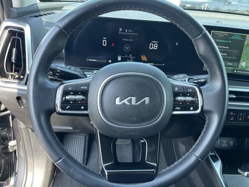 Used 2024 Kia Sorento S AWD/4WD image 16