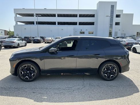 Used 2024 BMW iX xDrive50 w/ Sport Package AWD/4WD image 8