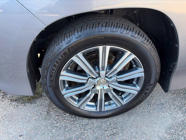 Used 2017 Lexus LX 570 4WD w/ Luxury Package image 11