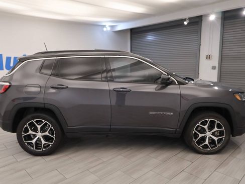 Used 2024 Jeep Compass Limited AWD/4WD image 6