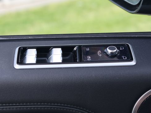 Used 2022 Land Rover Range Rover Westminster Edition image 13