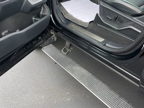 Used 2024 Ford F250 Platinum image 9