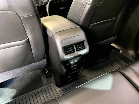 Used 2019 Chevrolet Equinox Premier image 29