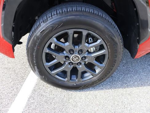 Used 2024 Toyota Tundra Platinum image 4