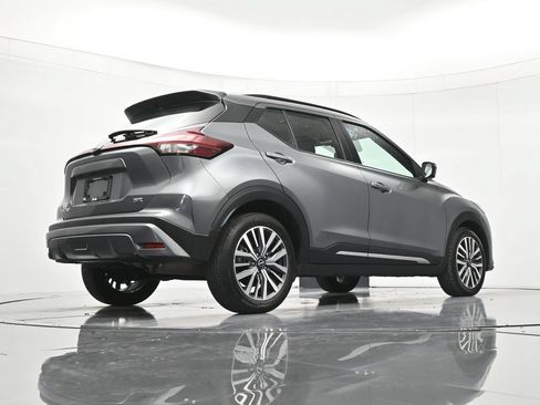 Certified 2024 Nissan Kicks SR FWD image 40