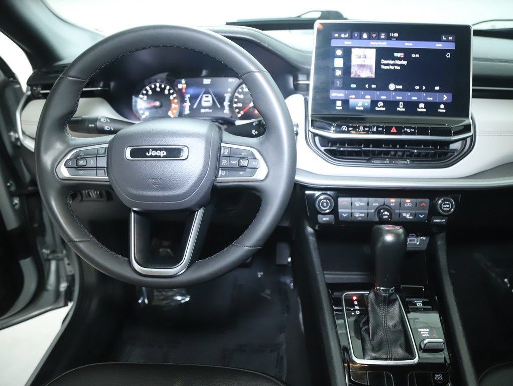 Used 2025 Jeep Compass Limited AWD/4WD image 32