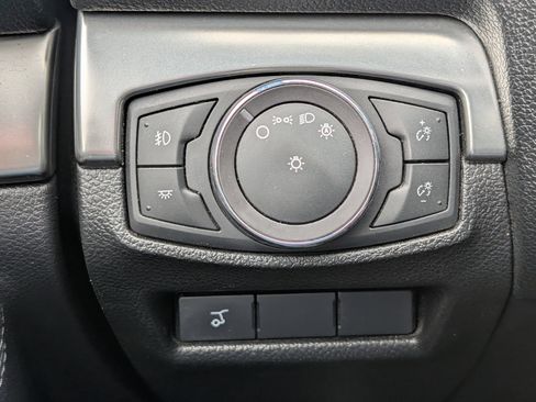 Certified 2018 Ford Explorer XLT w/ Equipment Group 202A AWD/4WD image 32