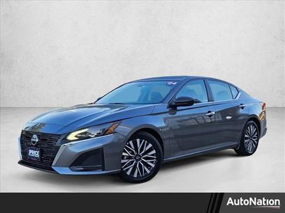 Used 2024 Nissan Altima 2.5 SV
