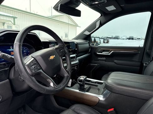 Used 2024 Chevrolet Silverado 1500 High Country w/ High Country Premium Package AWD/4WD image 19