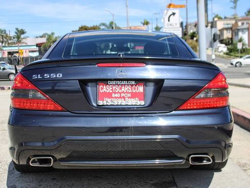 Used 2011 Mercedes-Benz SL 550 image 4