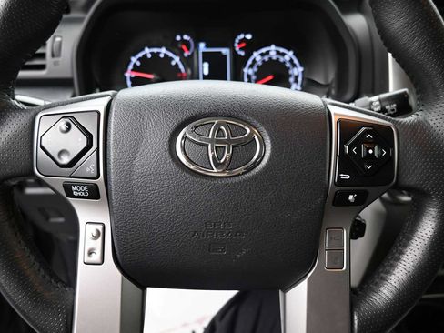 Used 2022 Toyota 4Runner SR5 Premium w/ Moonroof Package AWD/4WD image 6