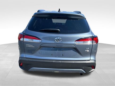 Certified 2025 Toyota Corolla Cross LE w/ Moonroof Package image 4