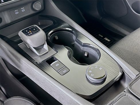 Used 2024 Nissan Rogue SV image 11