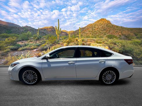 Used 2016 Toyota Avalon Limited w/ Toyota Safety Sense Package FWD image 7