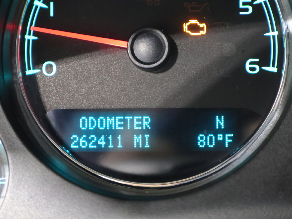 Used 2011 GMC Yukon SLT w/ SLT-2 Equipment Package AWD/4WD image 4