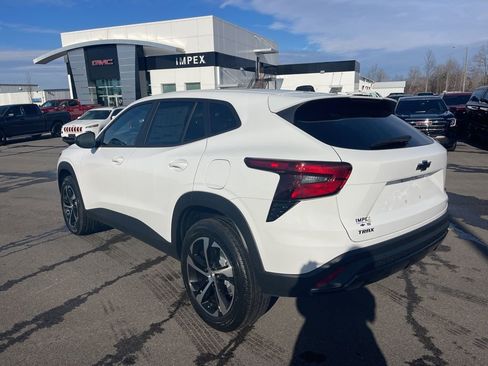 New 2026 Chevrolet Trax RS image 3