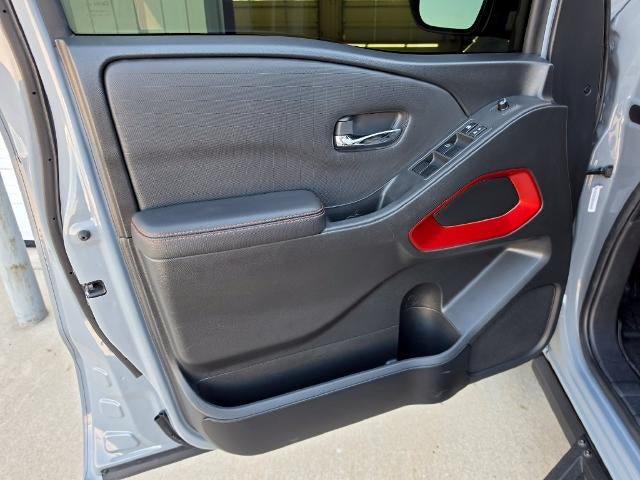 Used 2024 Nissan Frontier PRO-4X w/ Off-Road Protection Package AWD/4WD image 16