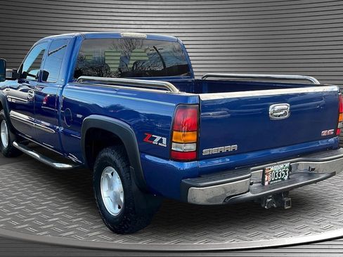 Used 2004 GMC Sierra 1500 SLE w/ Light Duty Power Package AWD/4WD image 4
