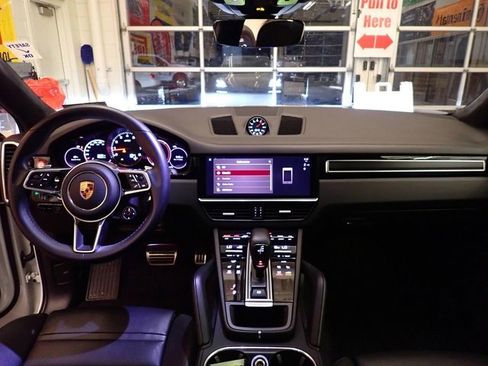 Used 2023 Porsche Cayenne GTS image 20