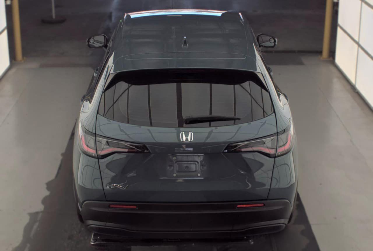 Used 2025 Honda HR-V LX image 6
