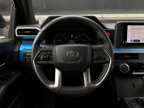 Used 2025 Toyota Tacoma TRD Off-Road image 32