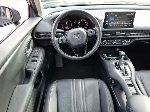 Used 2023 Honda HR-V EX-L image 12