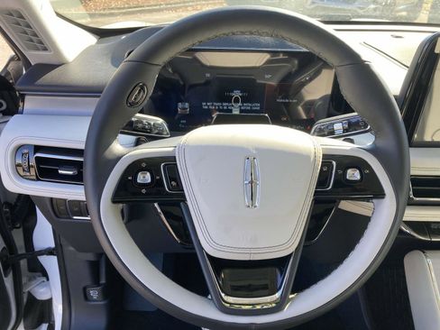 New 2025 Lincoln Aviator Reserve w/ Illumination Package image 32