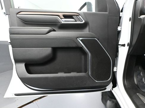 Used 2024 Chevrolet Silverado 2500 LT image 22