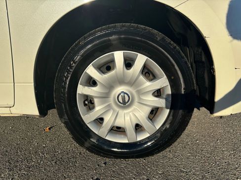 Used 2012 Nissan Quest S image 6