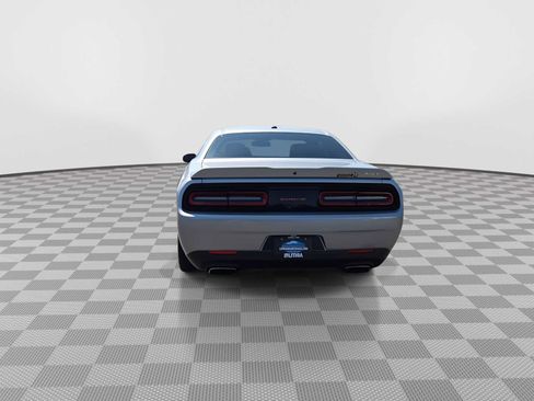 Used 2016 Dodge Challenger SRT w/ Technology Group RWD image 7