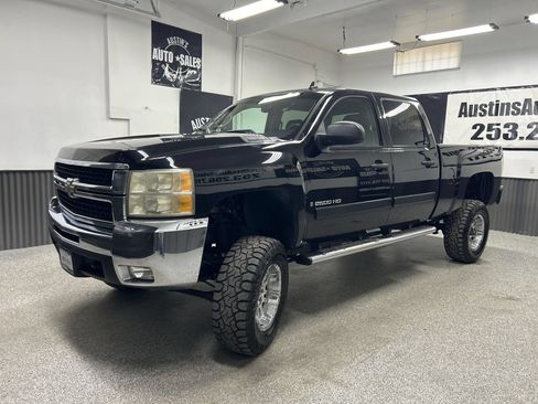 Used 2007 Chevrolet Silverado 2500 LT w/ 2LT Convenience Package AWD/4WD image 3