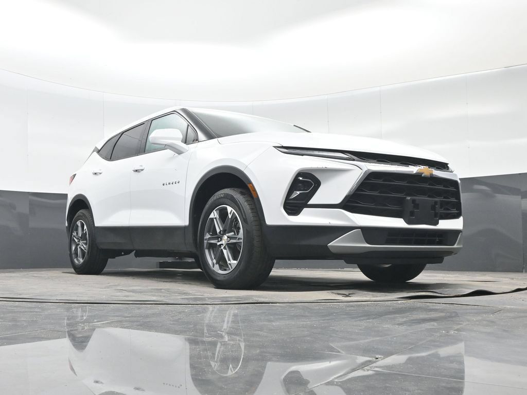 Used 2025 Chevrolet Blazer LT FWD image 33