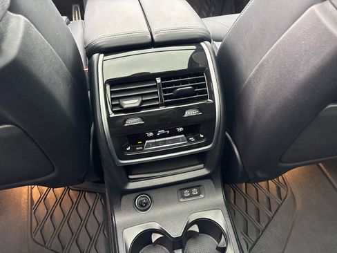 Used 2023 BMW X7 xDrive40i w/ M Sport Package image 32